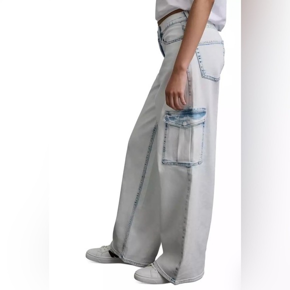 Women's DKNY Jeans High-Rise Wide-Leg Cargo Jeans Light Wash Cotton Plus Size 32 - Picture 3 of 16